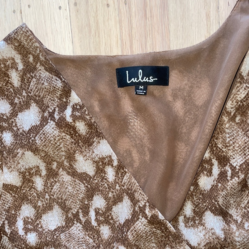 Lulu’s V neck blouse